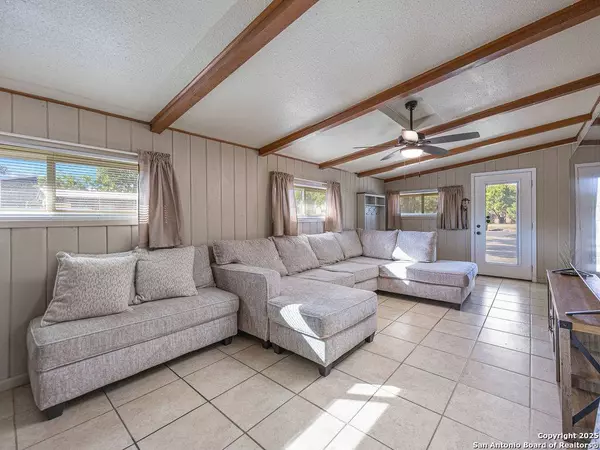 202 Formosa Blvd, San Antonio, TX 78221