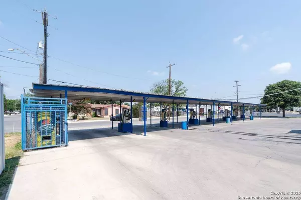 6727 Flores, San Antonio, TX 78221