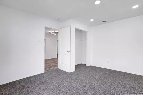 1112 Gladstone, San Antonio, TX 78225