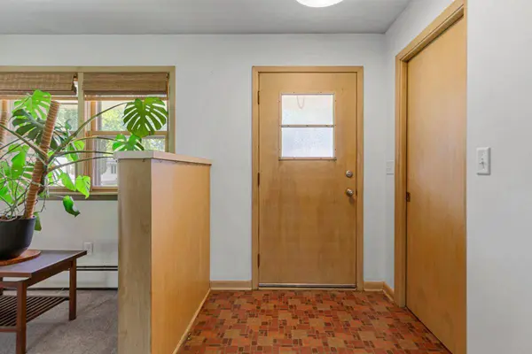 713 Sherman ST, North Mankato, MN 56003