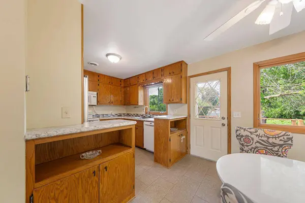 2412 E Main ST, Mankato, MN 56001