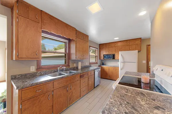 112 N Manitou DR, Mankato, MN 56001