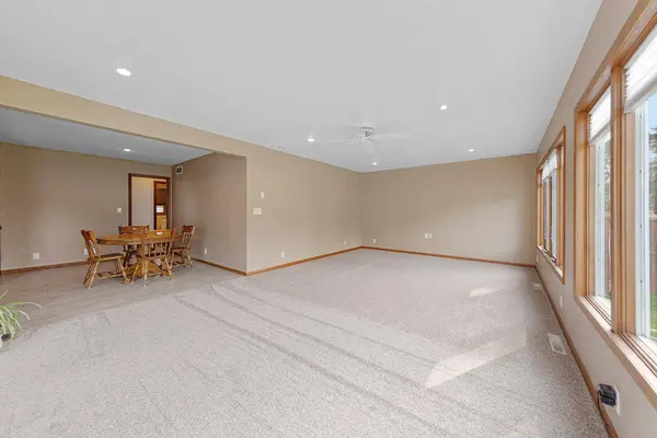 112 N Manitou DR, Mankato, MN 56001