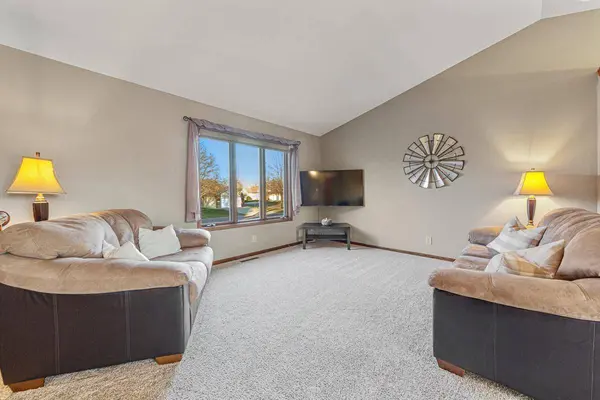 2501 Marwood DR, Mankato, MN 56001