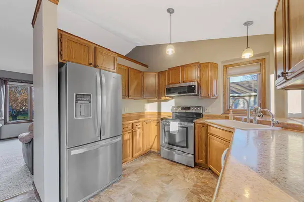 2501 Marwood DR, Mankato, MN 56001