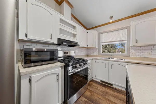 79 Blashack ST, Waldorf, MN 56091