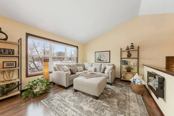 634 Tomahawk CT, Madison Lake, MN 56063