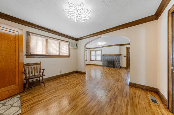 718 6th ST N, Saint James, MN 56081