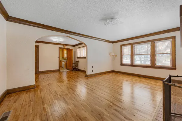 718 6th ST N, Saint James, MN 56081