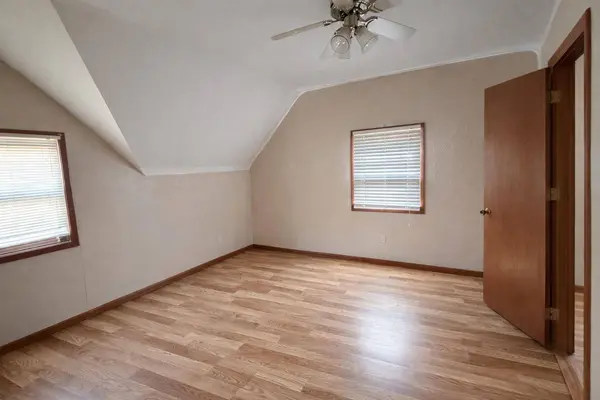 46 2nd ST NE, Madelia, MN 56062