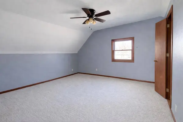 46 2nd ST NE, Madelia, MN 56062