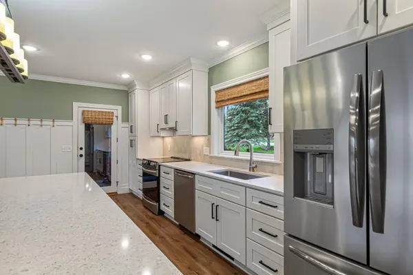 1304 Noretta DR, North Mankato, MN 56003