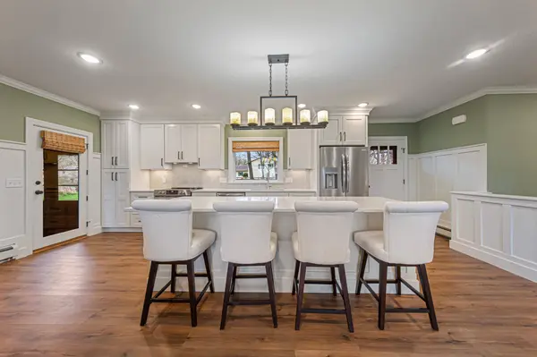 1304 Noretta DR, North Mankato, MN 56003
