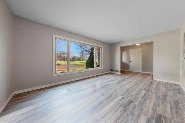 101 Mapleridge DR, Mankato, MN 56001