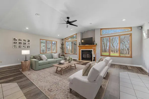 101 Mapleridge DR, Mankato, MN 56001