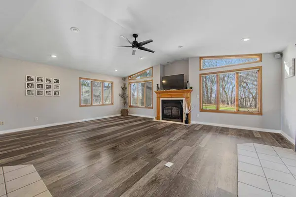 101 Mapleridge DR, Mankato, MN 56001