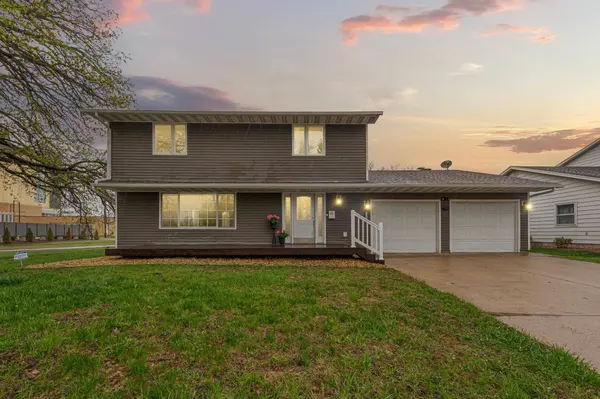 1110 Anderson DR, Mankato, MN 56001