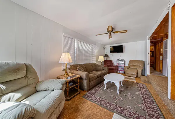 7008 Laura LN, Saint Peter, MN 56082