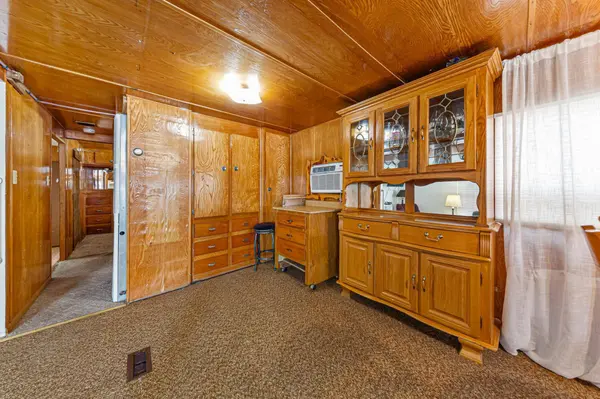 7008 Laura LN, Saint Peter, MN 56082