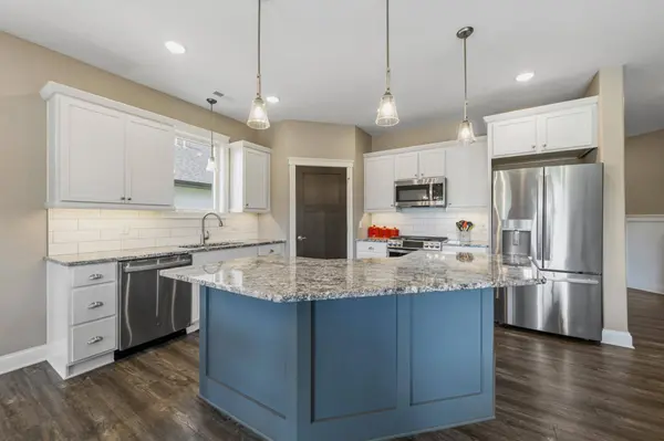 104 Dancing Waters CIR, Mankato, MN 56001