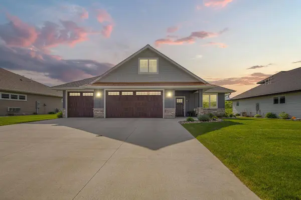 104 Dancing Waters CIR, Mankato, MN 56001