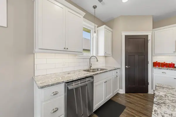 104 Dancing Waters CIR, Mankato, MN 56001