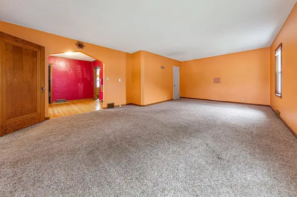 613 S Broadway ST, New Ulm, MN 56073