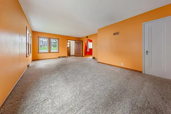 613 S Broadway ST, New Ulm, MN 56073