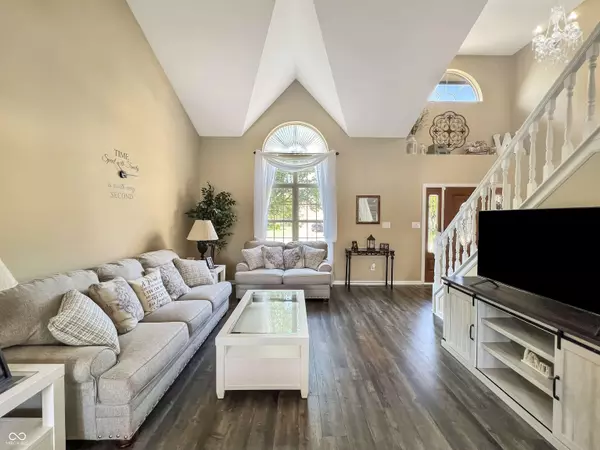 7034 Endicott WAY, Indianapolis, IN 46259