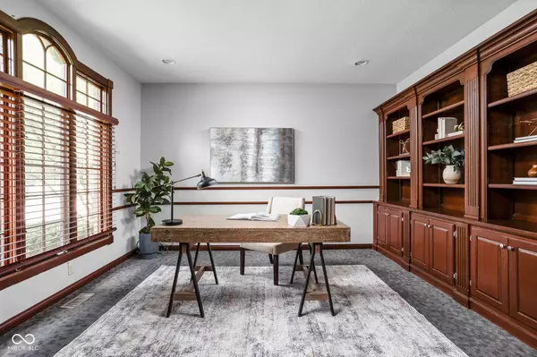 3893 Bent Tree LN, Greenwood, IN 46143