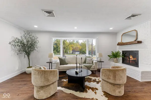 8050 W Oak ST, Zionsville, IN 46077