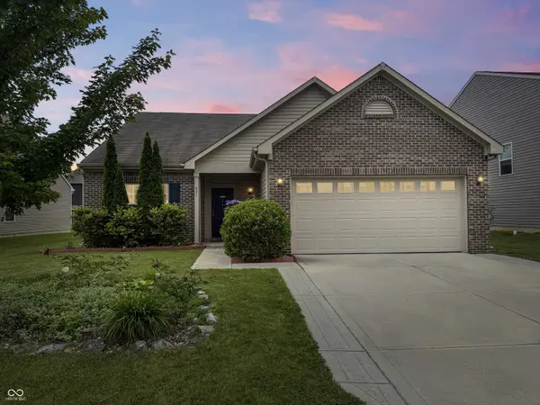 881 Sommersweet RUN, Greenwood, IN 46143