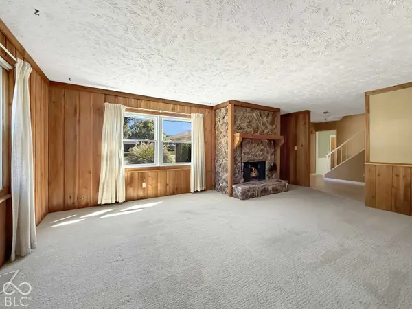 980 Wood Creek PL, Greenwood, IN 46142