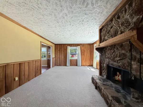 980 Wood Creek PL, Greenwood, IN 46142