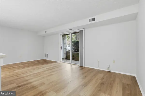 12217 PEACH CREST DR #905-D, Germantown, MD 20874