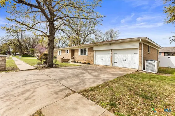 404 Oak ST, Copperas Cove, TX 76522