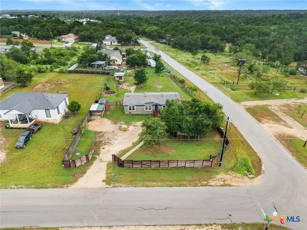224 Las Estancias DR, Cedar Creek, TX 78612