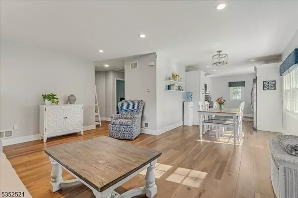 31 Caroline Ave, Pequannock Twp., NJ 07444