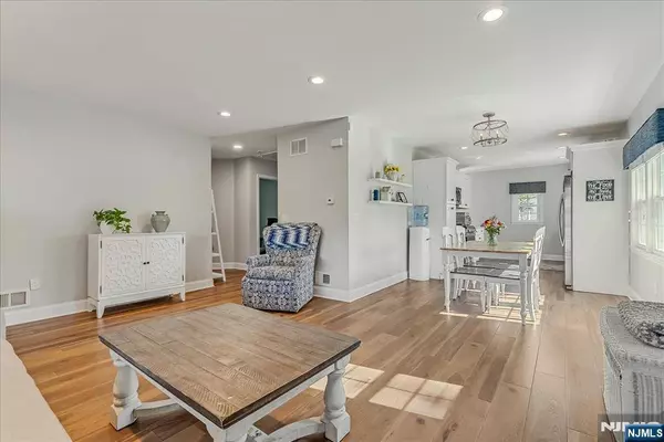 31 Caroline AVE, Pequannock Township, NJ 07444