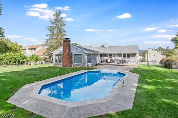 53 Mountain Ridge Dr, Wayne Twp., NJ 07470