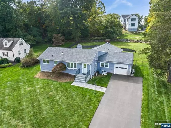 53 Mountain Ridge DR, Wayne, NJ 07470