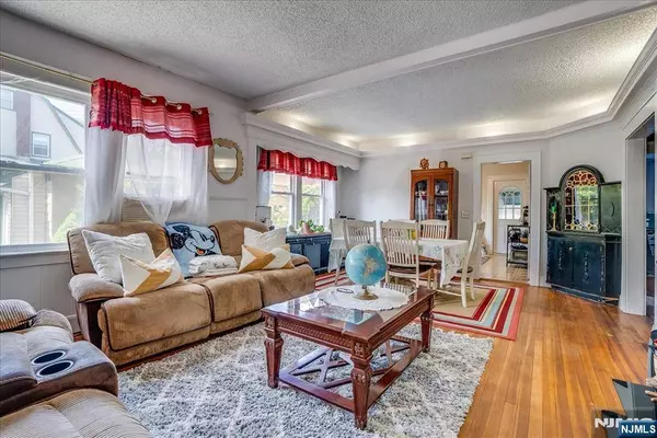 9 Post ST, Haledon, NJ 07508