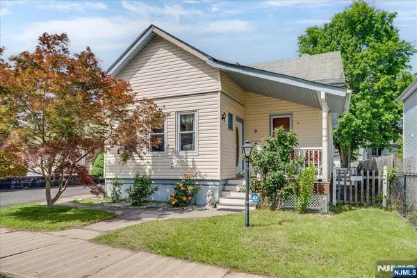 9 Post ST, Haledon, NJ 07508