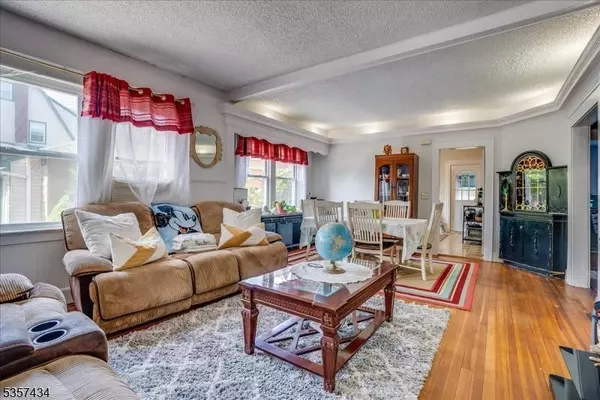 9 Post St, Haledon Boro, NJ 07508