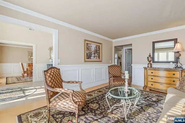 39 Fox Boro RD, Wayne, NJ 07470