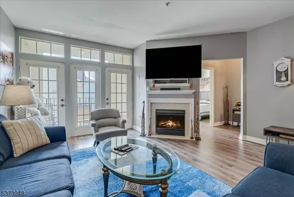 8205 Harcourt Rd #8205, Clifton City, NJ 07013