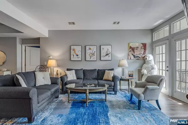 8205 Harcourt RD, Clifton, NJ 07013