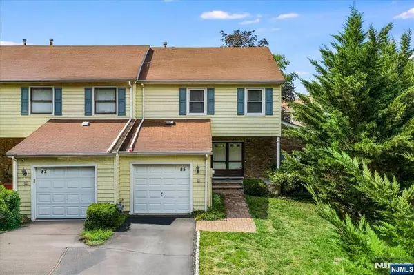 85 Lexington LN, Wayne, NJ 07470