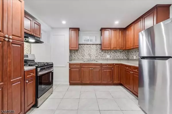 218 Corabelle Ave, Lodi Boro, NJ 07644