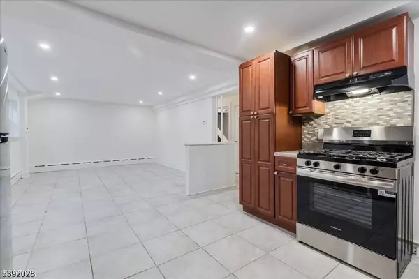 218 Corabelle Ave, Lodi Boro, NJ 07644